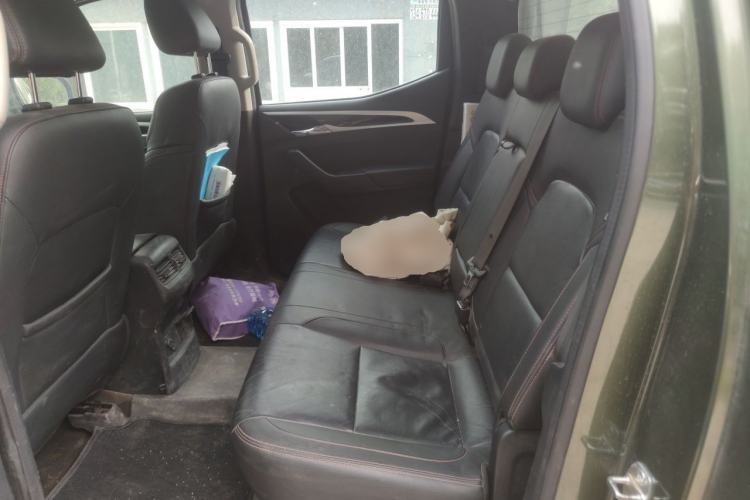 Used SAIC MAXUS T60 2017 2.0T Gasoline Automatic 4x4 High-Ride Flagship Long-Wheelbase Version Left Rear Seat