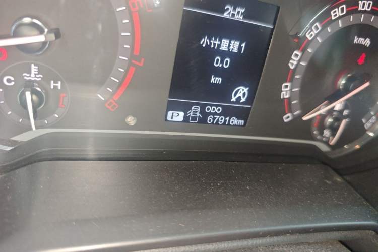 Used SAIC MAXUS T60 2017 2.0T Gasoline Automatic 4x4 High-Ride Elite Long-Wheelbase Version Odometer Close Up