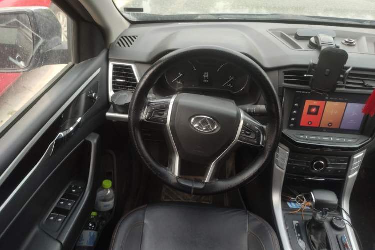 Used SAIC MAXUS T60 2017 2.0T Gasoline Automatic 4x4 High-Ride Flagship Long-Wheelbase Version Steering Wheel