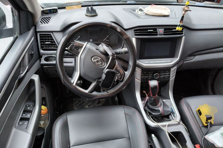 Used SAIC MAXUS T60 2017 2.8T Diesel Manual Two-Wheel Drive High-Ride Comfort Version Standard Cabin China V Emission Standard Steering Wheel