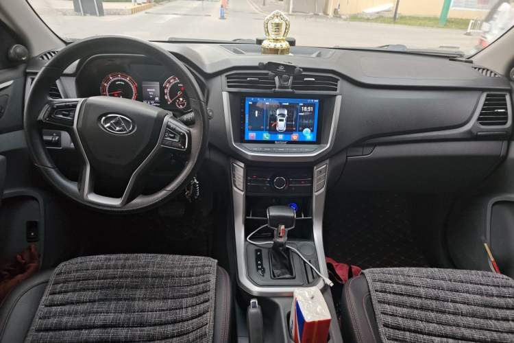 Used SAIC MAXUS T60 2017 2.0T Gasoline Automatic Two-Wheel Drive High-Ride Comfort-Plus Long-Box Version Center Console