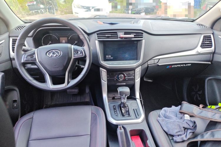 Used SAIC MAXUS T60 2017 2.8T Diesel Automatic 2WD High-Ride Elite Long-Body China V Standard Center Console
