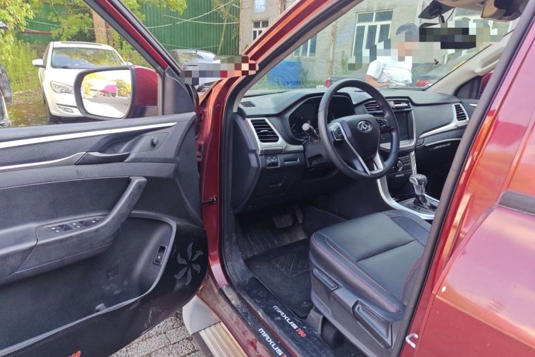 Used SAIC MAXUS T60 2017 2.8T Diesel Automatic 2WD High-Ride Elite Long-Body China V Standard Driver Seat