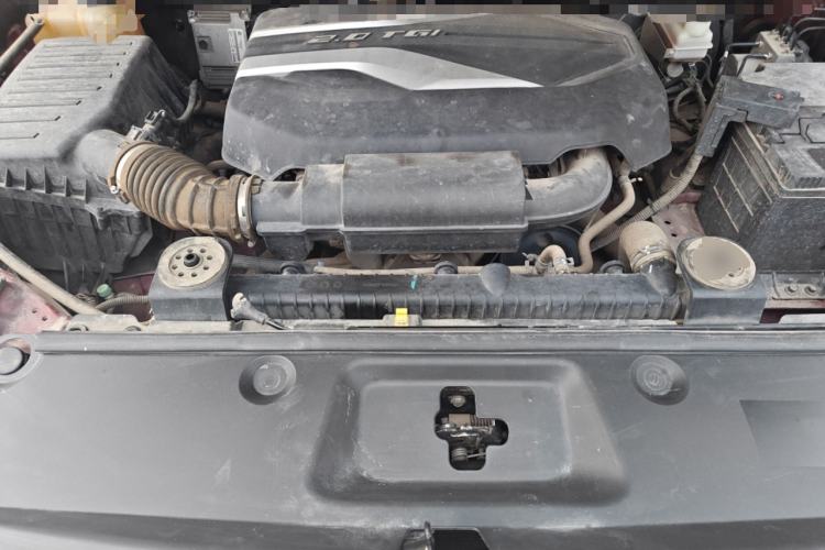Used SAIC MAXUS T60 2017 2.0T Gasoline Automatic Two-Wheel Drive High-Ride Elite Standard Cabin Engine Bay