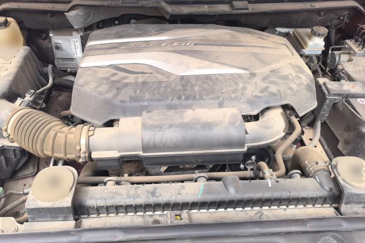 Used SAIC MAXUS T60 2017 2.0T Gasoline Automatic 4x4 High-Profile Luxury Standard Cab Engine Bay