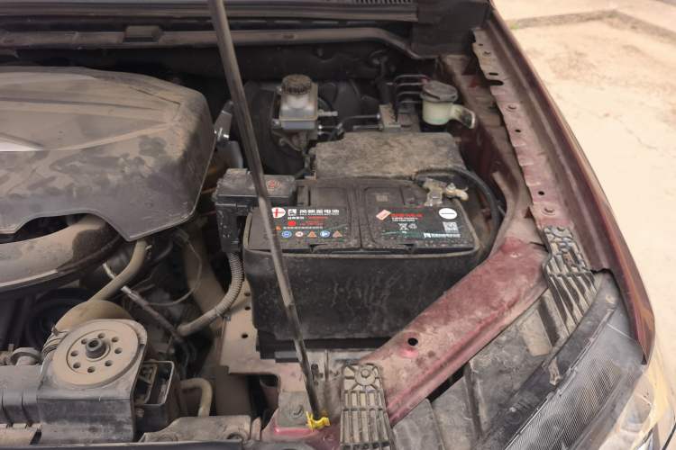 Used SAIC MAXUS T60 2017 2.0T Gasoline Automatic 4x4 High-Profile Luxury Standard Cab Engine Bay Left