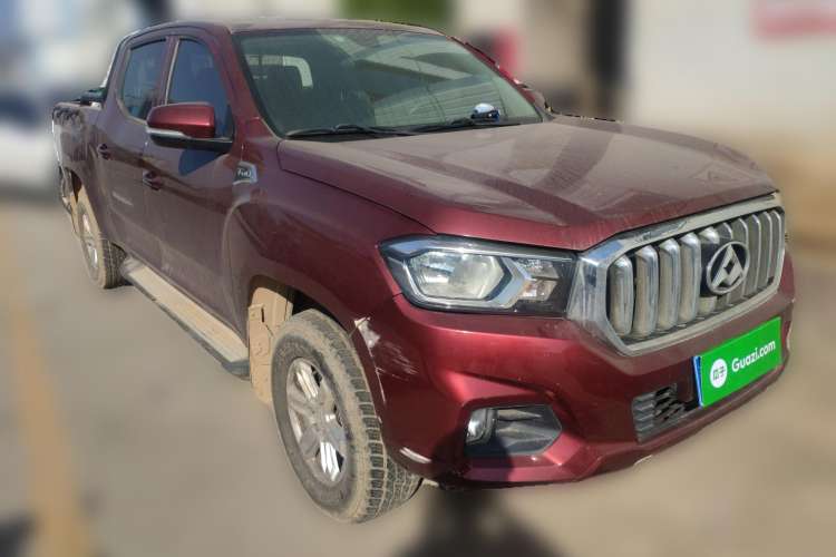Used SAIC MAXUS T60 2017 2.8T Diesel Manual Two-Wheel Drive High-Ride Elite Long-Body Emission Standard V Front Right 45 Deg