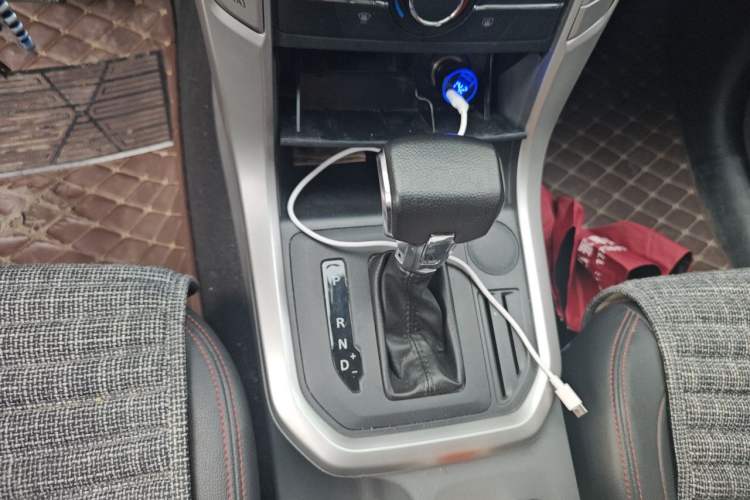Used SAIC MAXUS T60 2017 2.0T Gasoline Automatic Two-Wheel Drive High-Ride Comfort-Plus Long-Box Version Gear Lever