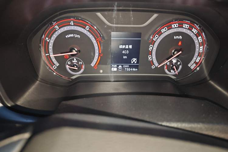 Used SAIC MAXUS T60 2017 2.0T Gasoline Automatic Two-Wheel Drive High-Ride Elite Standard Cabin Instrument Cluster