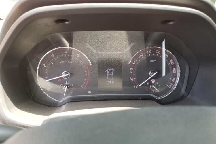 Used SAIC MAXUS T60 2017 2.0T Gasoline Automatic Two-Wheel Drive High-Ride Comfort-Plus Long-Box Version Instrument Cluster