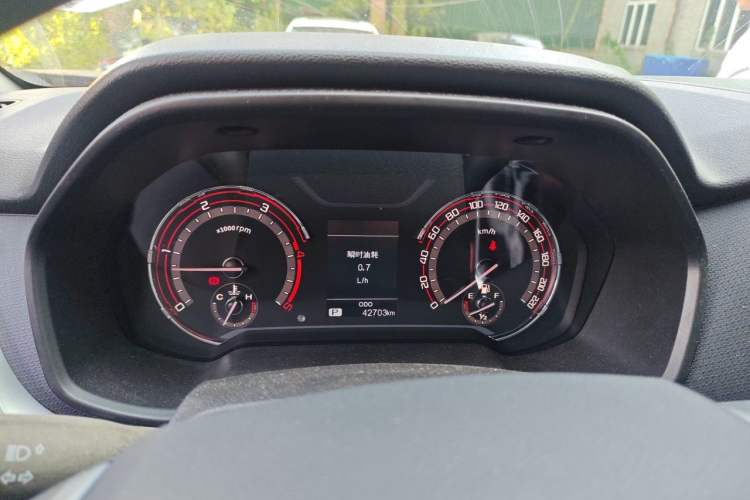 Used SAIC MAXUS T60 2017 2.8T Diesel Automatic 2WD High-Ride Elite Long-Body China V Standard Instrument Cluster