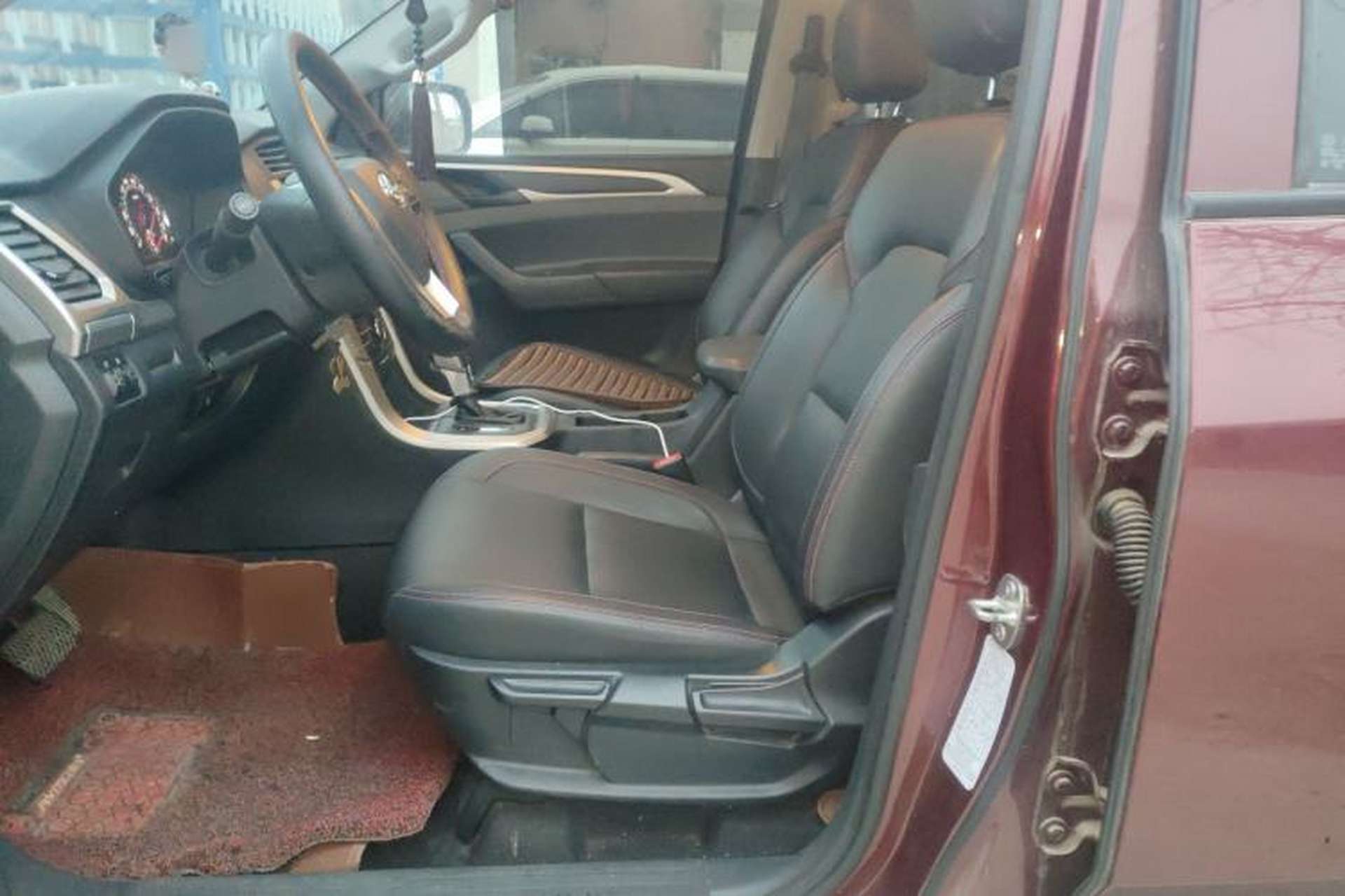 Used SAIC MAXUS T60 2017 2.0T Gasoline Automatic 4x4 High-Ride Elite Standard Cabin Left Front Seat