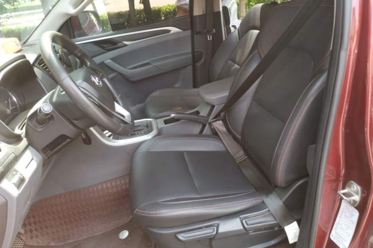 Used SAIC MAXUS T60 2017 2.0T Gasoline Automatic Two-Wheel Drive High-Ride Comfort-Plus Long-Box Version Left Front Seat