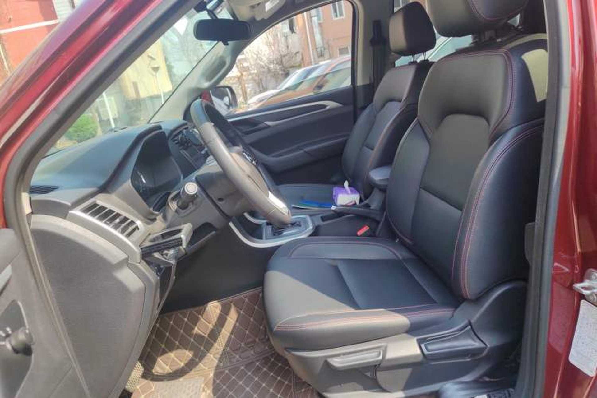 Used SAIC MAXUS T60 2017 2.0T Gasoline Automatic 4x4 High-Ride Elite Standard Cabin Left Front Seat
