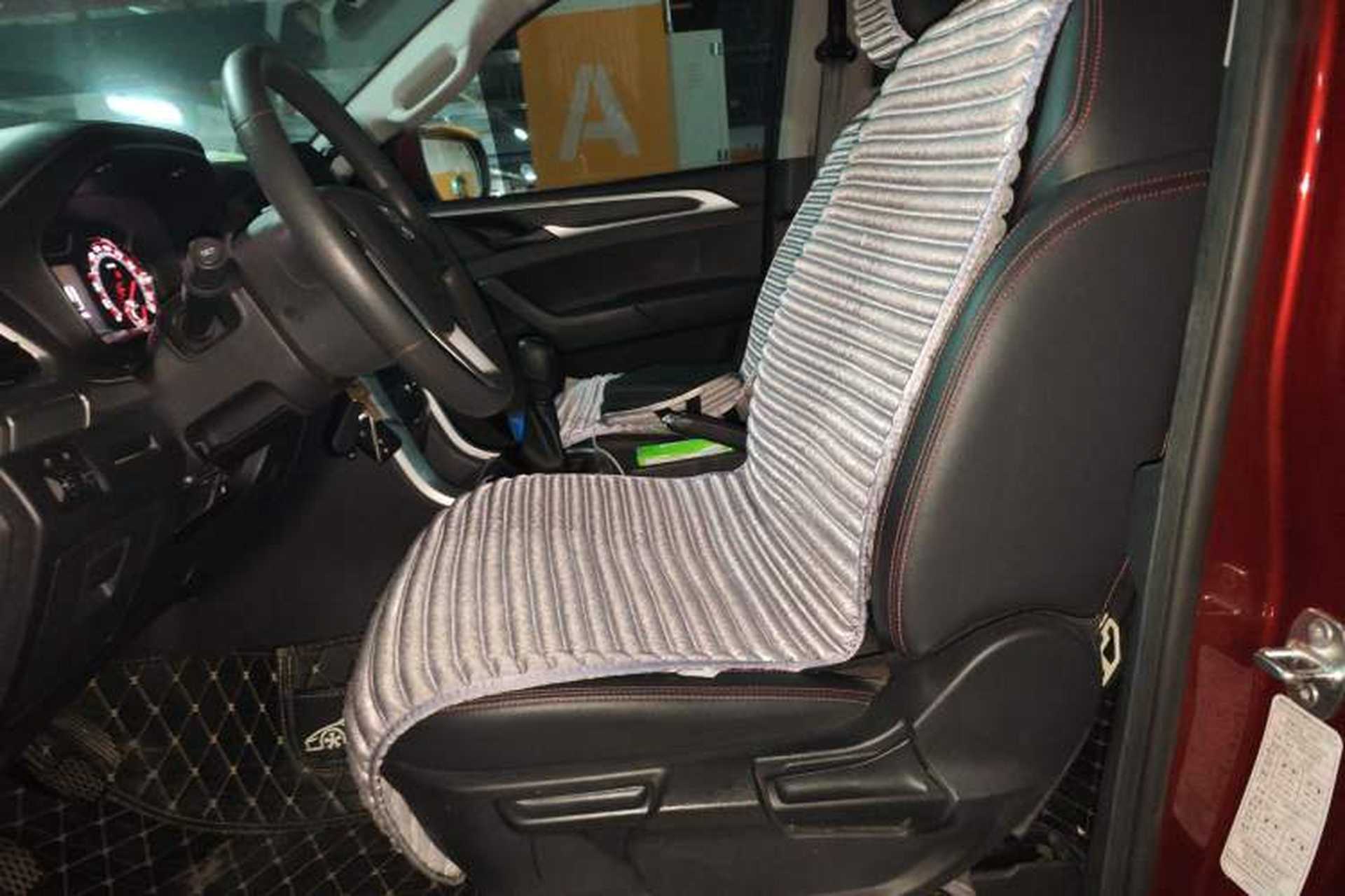 Used SAIC MAXUS T60 2017 2.4L Gasoline Manual Two-Wheel Drive High-Ride Elite Standard Van Left Front Seat