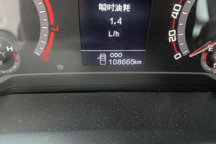 Used SAIC MAXUS T60 2017 2.4L Gasoline Manual Transmission Two-Wheel Drive High Ground Clearance Comfort Edition Standard Cabin Odometer Close Up