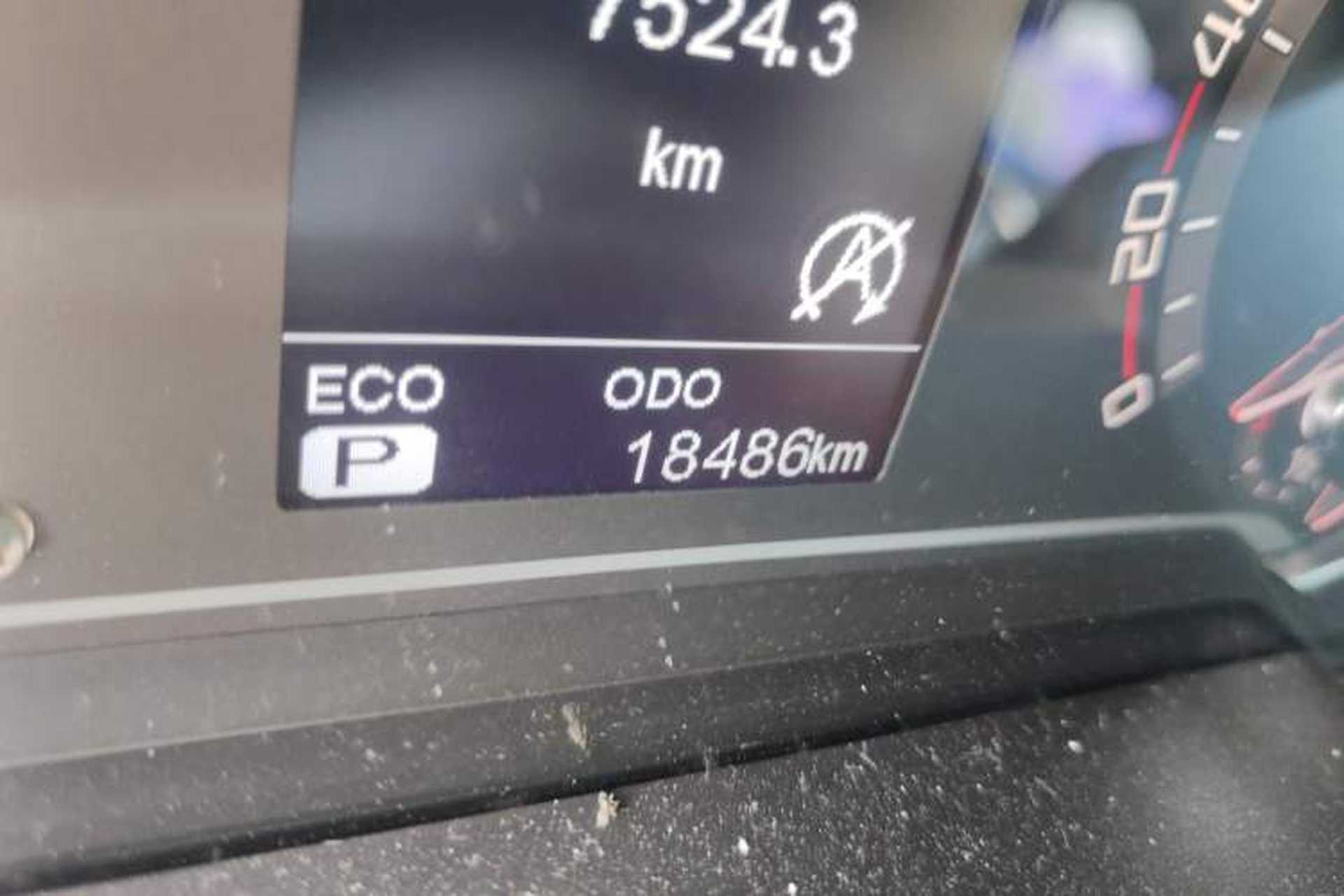 Used SAIC MAXUS T60 2017 2.0T Gasoline Automatic 4x4 High-Ride Elite Standard Cabin Odometer Close Up