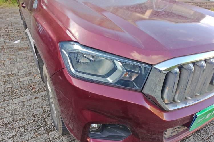 Used SAIC MAXUS T60 2017 2.8T Diesel Automatic 2WD High-Ride Elite Long-Body China V Standard Right Front Headlight