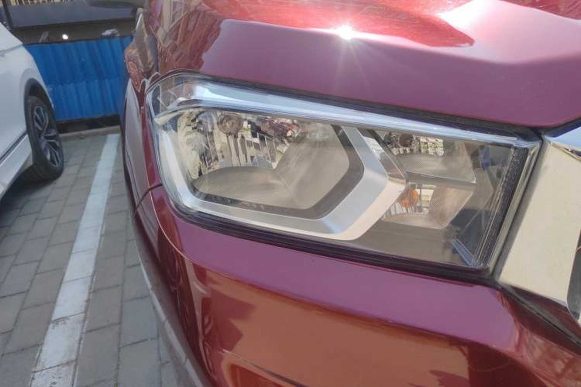 Used SAIC MAXUS T60 2017 2.0T Gasoline Automatic 4x4 High-Ride Elite Standard Cabin Right Front Headlight