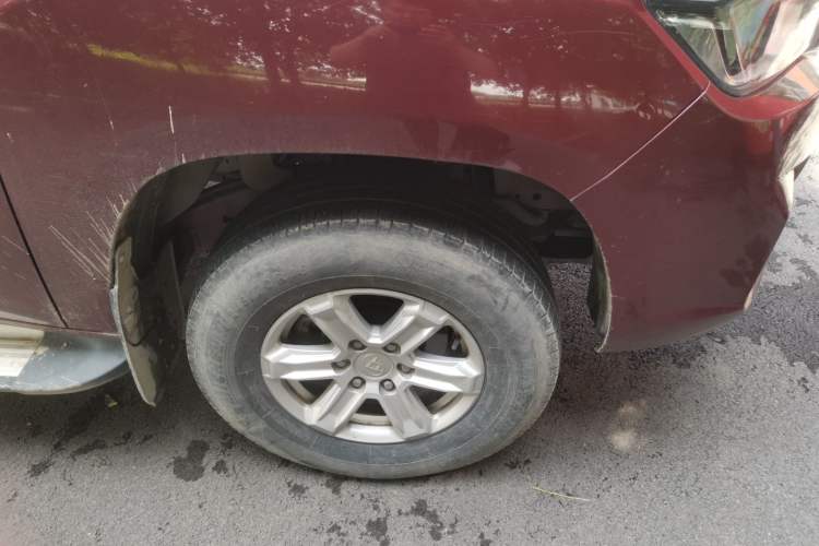 Used SAIC MAXUS T60 2017 2.0T Gasoline Automatic Two-Wheel Drive High-Ride Comfort-Plus Long-Box Version Right Front Wheel Hub