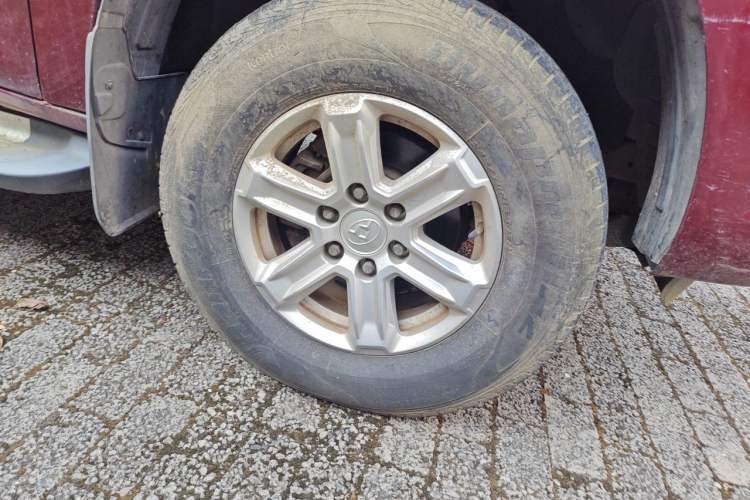 Used SAIC MAXUS T60 2017 2.8T Diesel Automatic 2WD High-Ride Elite Long-Body China V Standard Right Front Wheel Hub
