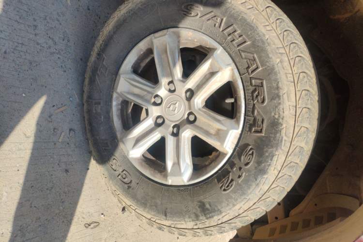 Used SAIC MAXUS T60 2017 2.8T Diesel Manual Two-Wheel Drive High-Ride Elite Long-Body Emission Standard V Right Front Wheel Hub
