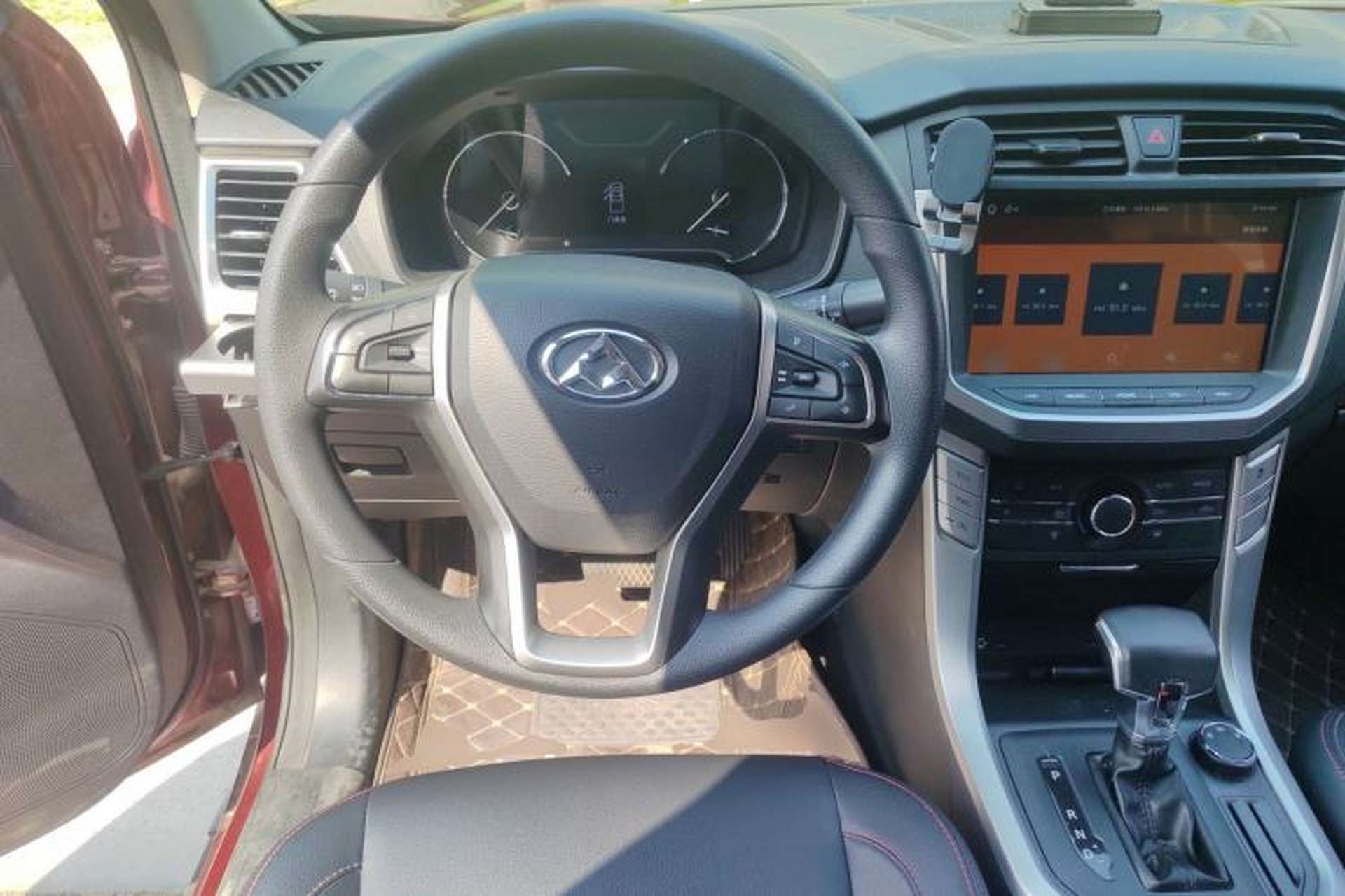 Used SAIC MAXUS T60 2017 2.0T Gasoline Automatic 4x4 High-Ride Elite Standard Cabin Steering Wheel