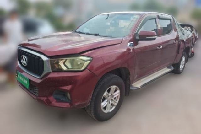Used SAIC MAXUS T60 2017 2.4L Gasoline Manual Transmission 4x4 High Ground Clearance Comfortable Version with Extended Cabin