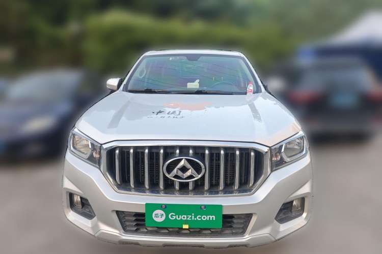 Used SAIC MAXUS T60 2017 2.0T Gasoline Automatic Two-Wheel Drive High-Ride Elite Model with Extended Cabin Front
