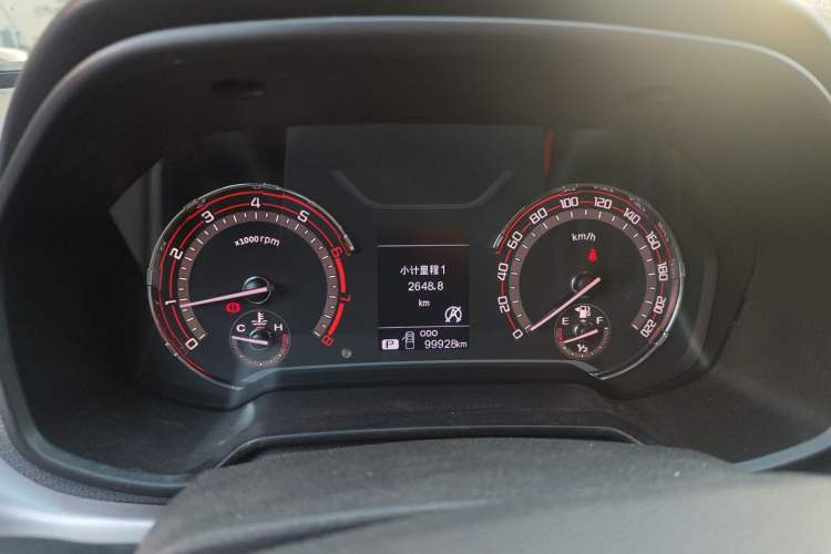 Used SAIC MAXUS T60 2017 2.0T Gasoline Automatic Two-Wheel Drive High-Ride Elite Model with Extended Cabin Instrument Cluster