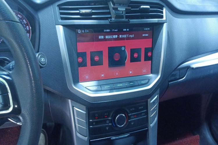 Used SAIC MAXUS T60 2017 2.4L Gasoline Manual 4x4 High-Profile Elite Standard Cabin Audio And AC Panel