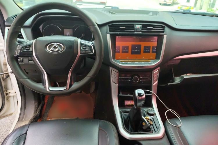 Used SAIC MAXUS T60 2017 2.8T Diesel Manual 4x4 High-Ride Elite Long-Body China V-Emission Standard Center Console