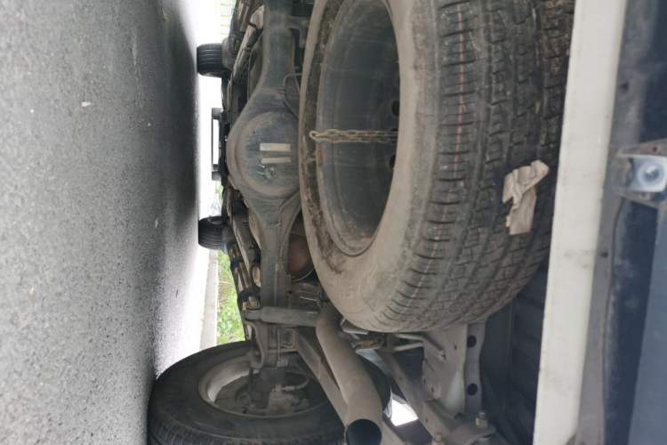 Used SAIC MAXUS T60 2017 2.8T Diesel Manual Two-Wheel Drive High-Ride Comfort Plus Long-Body Emission Standard V Chassis Rear