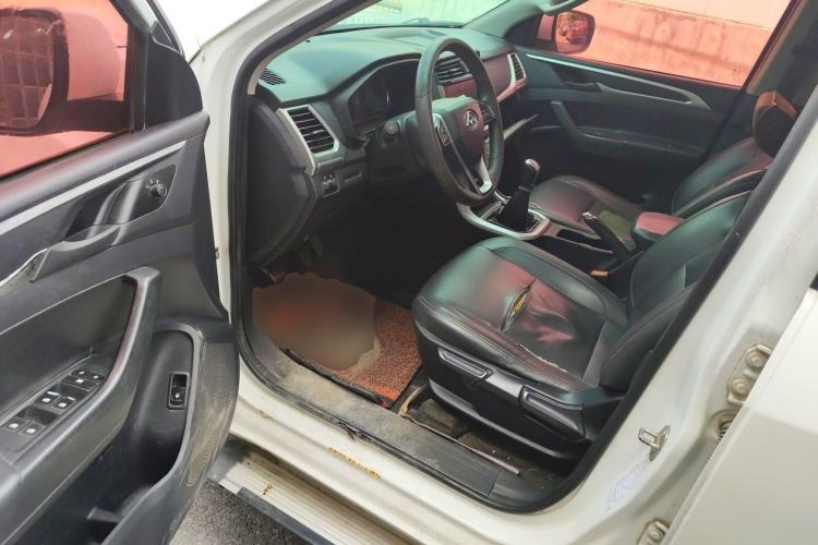 Used SAIC MAXUS T60 2017 2.8T Diesel Manual 4x4 High-Ride Elite Long-Body China V-Emission Standard Driver Seat
