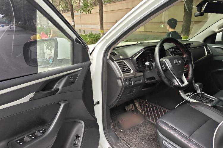 Used SAIC MAXUS T60 2017 2.0T Gasoline Automatic 4x4 High-Ride Elite Standard Cabin Driver Seat