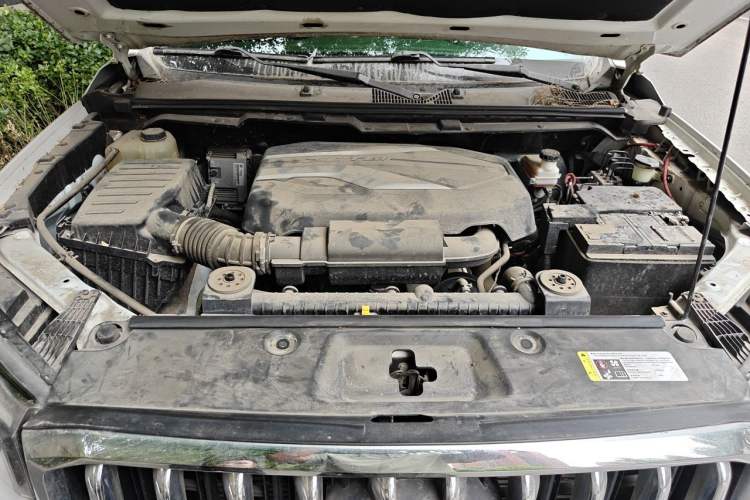 Used SAIC MAXUS T60 2017 2.0T Gasoline Automatic 4x4 High-Ride Elite Standard Cabin Engine Bay