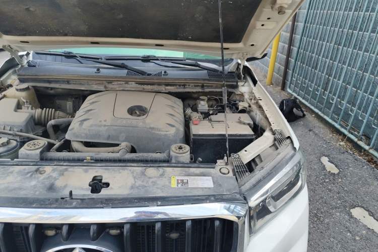 Used SAIC MAXUS T60 2017 2.8T Diesel Manual 4x4 High-Ride Elite Long-Body China V-Emission Standard Engine Bay Left