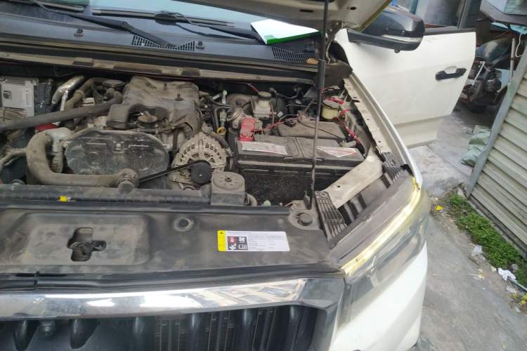 Used SAIC MAXUS T60 2017 2.8T Diesel Automatic 2WD High-Ride Comfort Plus Long-Body Emission Standard V Engine Bay Left