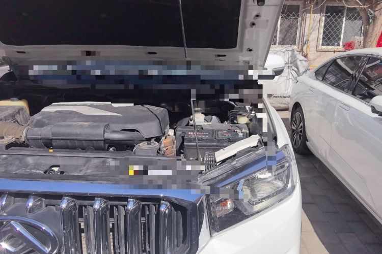 Used SAIC MAXUS T60 2017 2.0T Gasoline Automatic 4x4 High-Ride Elite Standard Cabin Engine Bay Left