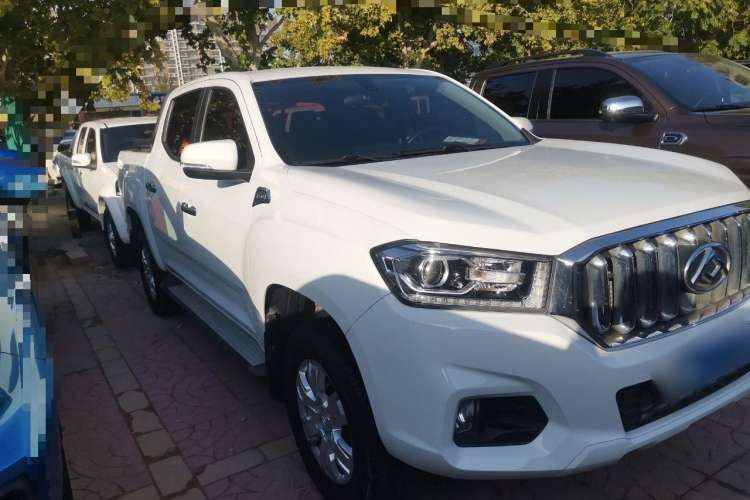 Used SAIC MAXUS T60 2017 2.0T Gasoline Automatic 4x4 High-Profile Luxury Standard Cab Exterior 2