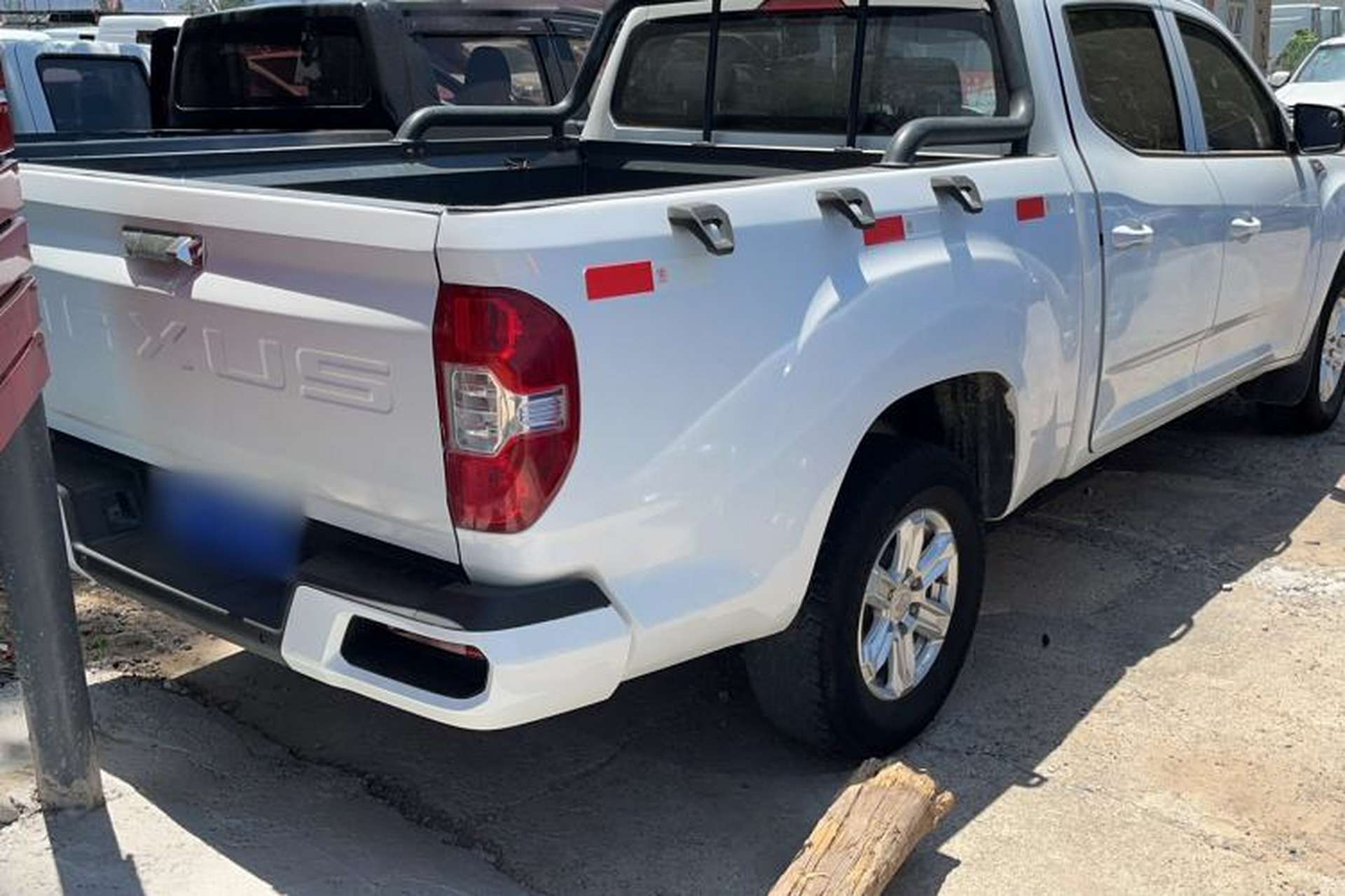 Used SAIC MAXUS T60 2017 2.8T Diesel Automatic 4x4 High-Ride Elite Long-Body China V Standard Exterior 3