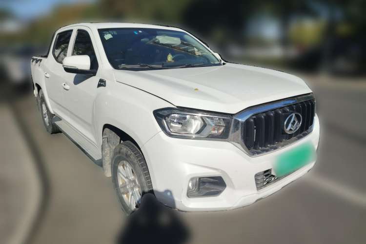 Used SAIC MAXUS T60 2017 2.0T Gasoline Automatic Two-Wheel Drive High-Ride Elite Standard Cabin Front Right 45 Deg