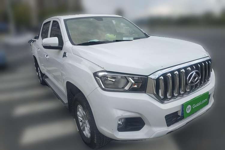 Used SAIC MAXUS T60 2017 2.0T Gasoline Automatic Two-Wheel Drive High-Ride Elite Standard Cabin Front Right 45 Deg