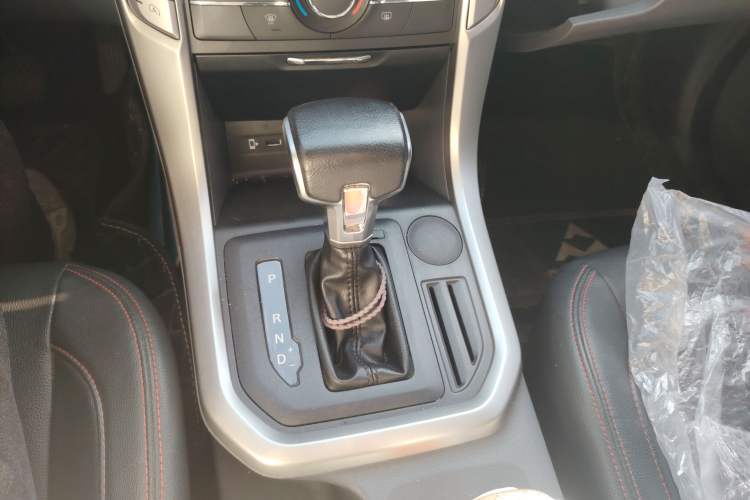Used SAIC MAXUS T60 2017 2.0T Gasoline Automatic Two-Wheel Drive High-Ride Elite Standard Cabin Gear Lever