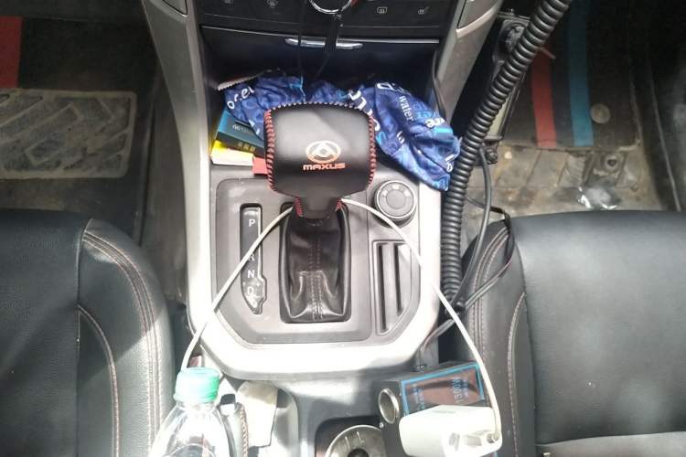 Used SAIC MAXUS T60 2017 2.0T Gasoline Automatic 4x4 High-Ride Elite Standard Cabin Gear Lever
