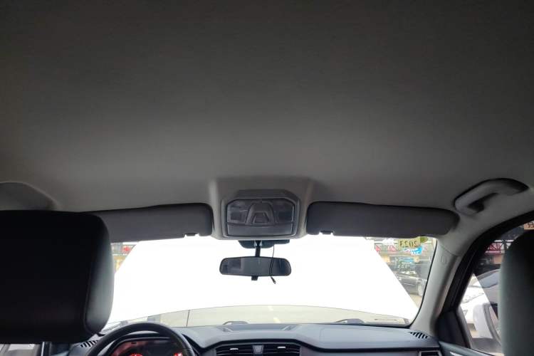 Used SAIC MAXUS T60 2017 2.4L Gasoline Manual Transmission Two-Wheel Drive Low-Profile Comfort Edition Standard Cabin Headliner