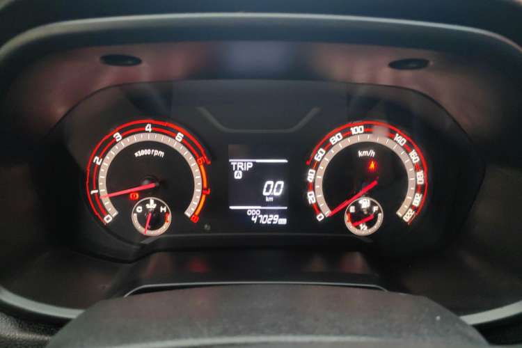 Used SAIC MAXUS T60 2017 2.4L Gasoline Manual Transmission Two-Wheel Drive Low-Profile Comfort Edition Standard Cabin Instrument Cluster