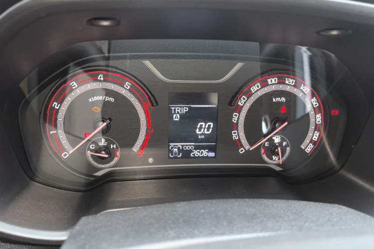 Used SAIC MAXUS T60 2017 2.4L Gasoline Manual Transmission Two-Wheel Drive High Ground Clearance Comfort Edition Standard Cabin Instrument Cluster