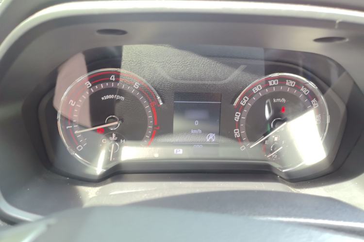 Used SAIC MAXUS T60 2017 2.0T Gasoline Automatic Two-Wheel Drive High-Ride Comfort-Grade Standard Cabin Instrument Cluster