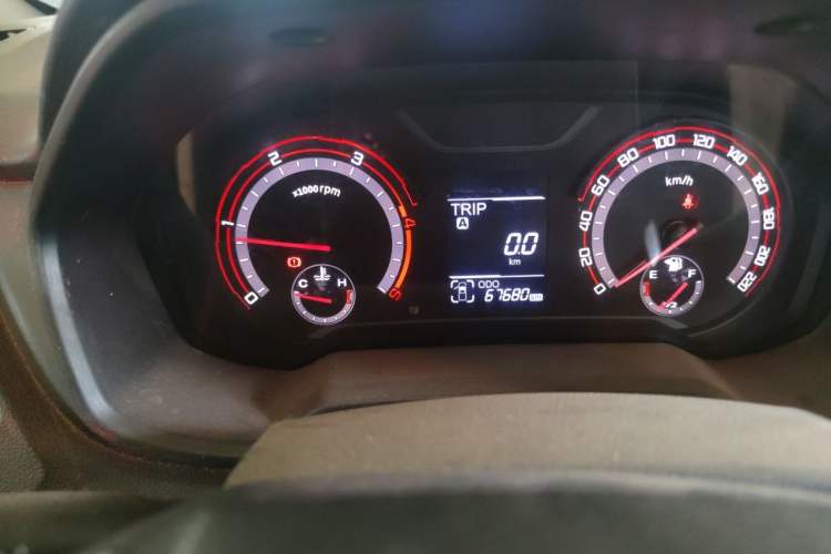 Used SAIC MAXUS T60 2017 2.8T Diesel Manual Two-Wheel Drive High-Ride Comfort Plus Long-Body Emission Standard V Instrument Cluster